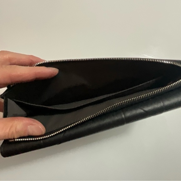 ECCO Geometrik Travel Black Wallet - Picture 4 of 6